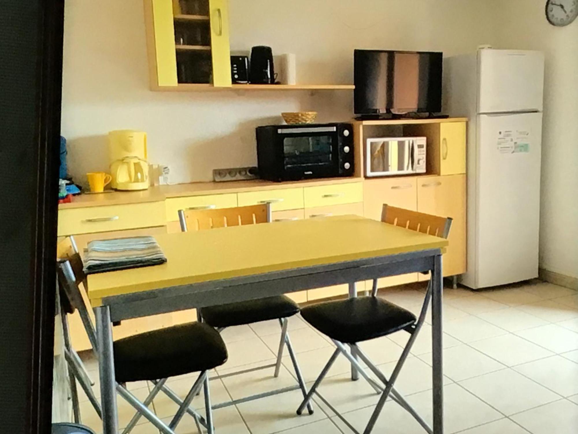Appart De Vacances Saint-Pierre-la-Mer  Экстерьер фото